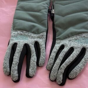 The North Face Green and Black Winter Gloves